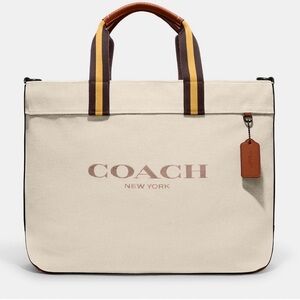 COACH Canvas Totebag 38